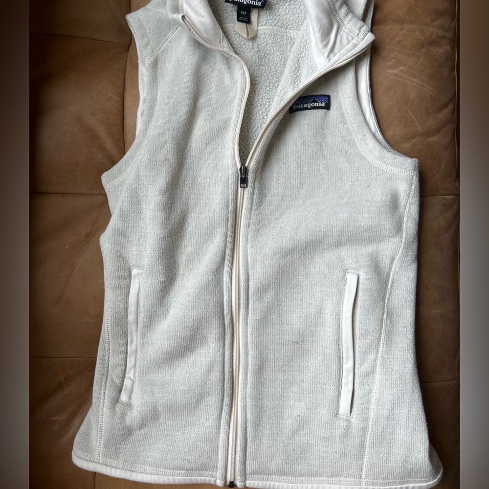 Women’s Patagonia vest color beige